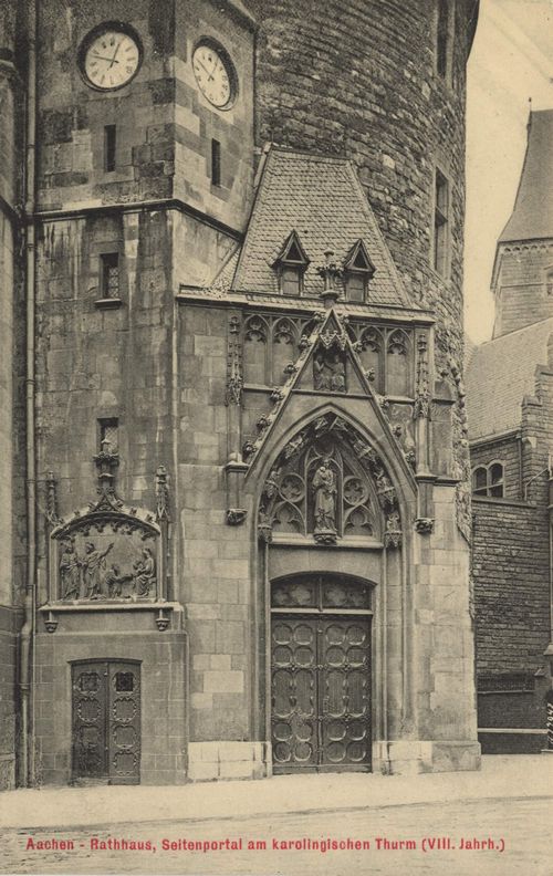 Aachen, Nordrhein-Westfalen: Rathaus, Seitenportal am karolingischen Turm