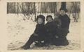 Frau mit 3 Kindern