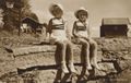Prinzessinnen Raghild und Astrid am Strand