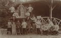 Gruppenportr�t mit Attrappen