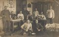 Gruppenportr�t im Zimmer
