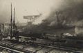 Schiffsbrand im Hafen