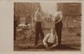 3 M�nner im Garten