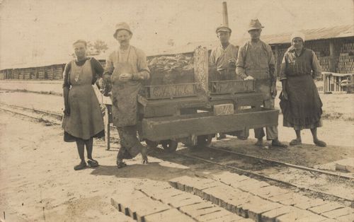 Gruppenportr�t von Arbeitern