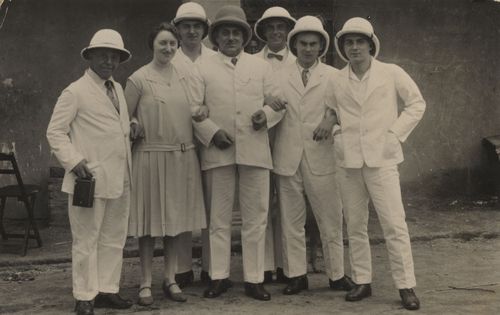 Kolonialherren mit Dame