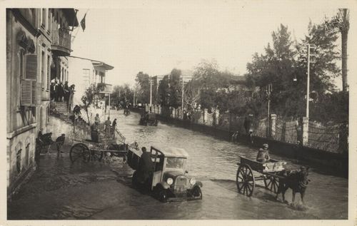 �berschwemmte Stra�e [2]