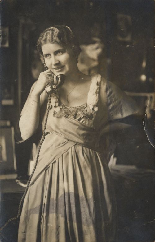 Frau [2]