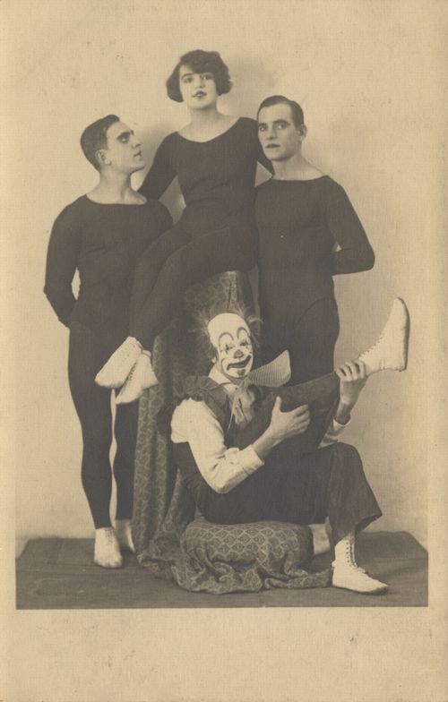 Akrobaten mit Clown