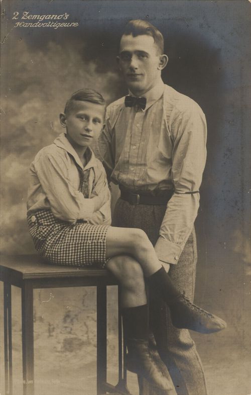 The 2 Zemganos, Handvoltigeure