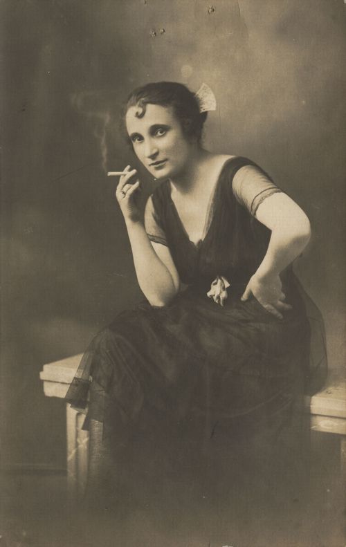 Rauchende Frau
