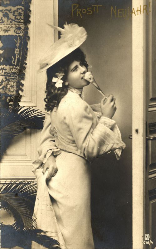 Dame mit Sektglas