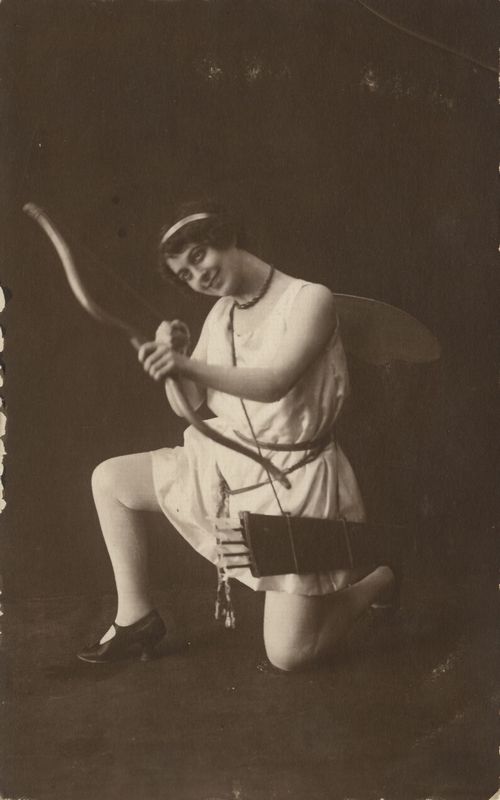 Verkleidete Frau