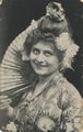 Frau in asiatischer Tracht