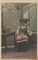 Frau mit Brieftaube
