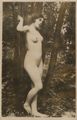 Frau im Wald