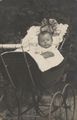 Allein im Kinderwagen