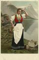 Frau am Bergsee