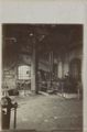 Fabrikinnenraum mit Arbeitern