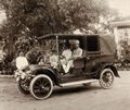 Dayal, Raja Lala Deen: Adeliger mit Auto
