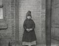 Riis, Jacob A.: »Ich sammel«  Katie, die f�r das Haus sorgt in der West Forty-ninth Street