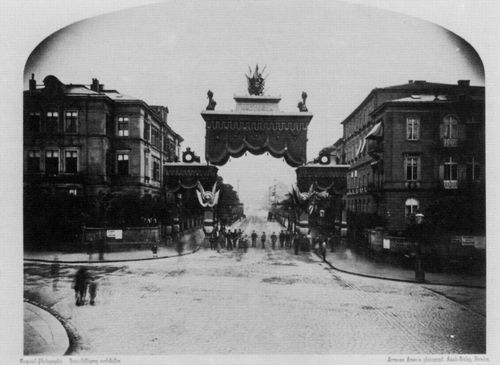Krone, Hermann: »Triumphdecoration am 11. Juli 1871«