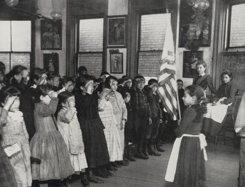 Riis, Jacob A.: »Gr��en der Flagge in der Arbeiter Schule in der Mott Street«