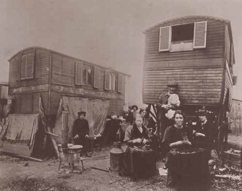 Atget, Eug�ne: Die Bannmeile, Bewohner der Bannmeile an der Porte d'Italie