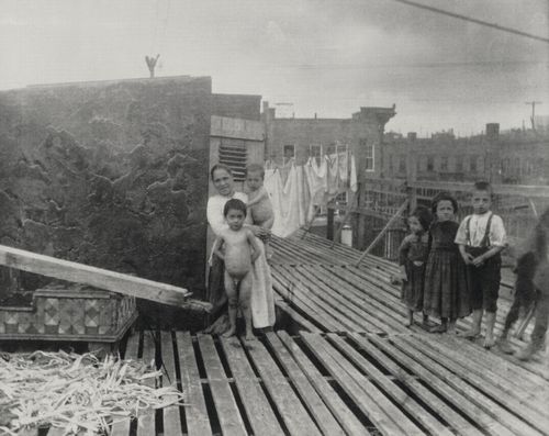 Riis, Jacob A.: »Szene auf dem Dach der Barracken in der Mott Street«