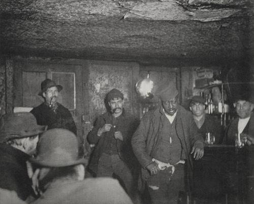 Riis, Jacob A.: Ein »Leichenschauhaus« in der Innenstadt