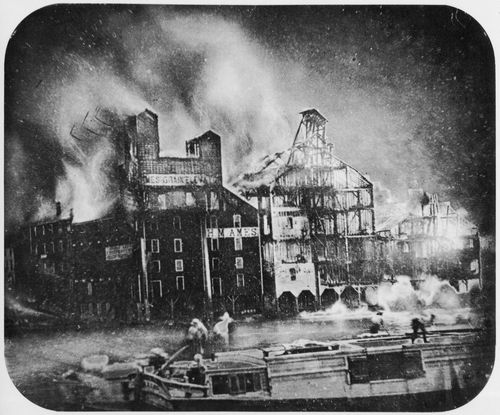 Amerikanischer Photograph um 1853: Brand von M�hlen in Oswego (Staat New York)