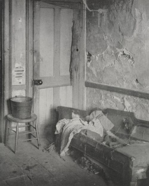Riis, Jacob A.: Ein Zimmer in den Armenbarracken mit all seinen M�beln