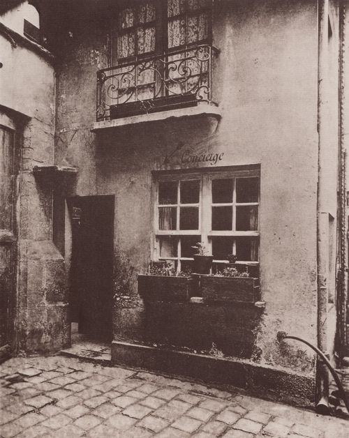 Atget, Eug�ne: Alte H�user, alte Stra�en, pittoreske Ansichten, Conciergerie in der Rue Domat No. 12