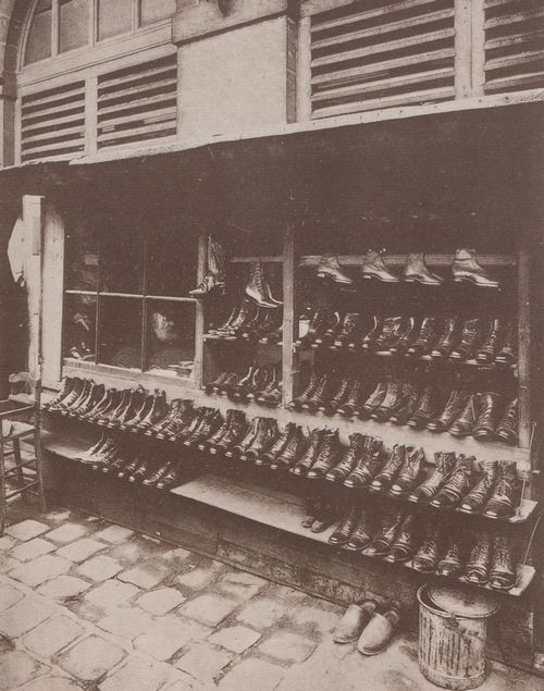 Atget, Eug�ne: L�den und Auslagen, Flickschuster