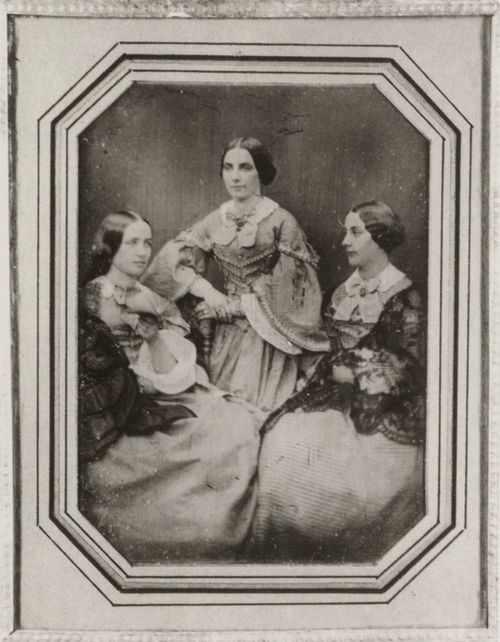 Krone, Hermann: Gruppenbild unbekannter Frauen, Dresden