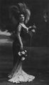 Atelier Nadar: Arlette Dorg�re, Schauspielerin, im B�hnenkost�m