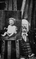 Rejlander, Oskar Gustav: Weinendes Baby und Rejlander