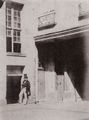N�gre, Charles: Armand Cambon im Hof des Hauses Quai Bourbon Nr. 21