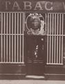 Atget, Eug�ne: Ladenschilder, »A la croix d'or«
