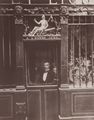 Atget, Eug�ne: Ladenschilder, »A l'homme arm�«
