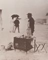 Atget, Eug�ne: Leben und Arbeitswelt, Nougatverk�ufer