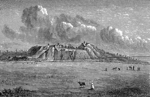 Nr. 18. Troja, wie es nach den Ausgrabungen von 1871-1873 aussah. Nordseite. Ansicht vom Ufer des alten Skamander.