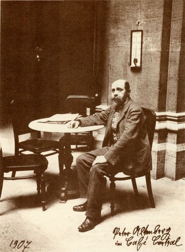 Peter Altenberg im Caf� Central (Fotografie, 1907)